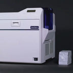 Impresora de tarjetas PVC Swiftpro K30 Imprimiendo